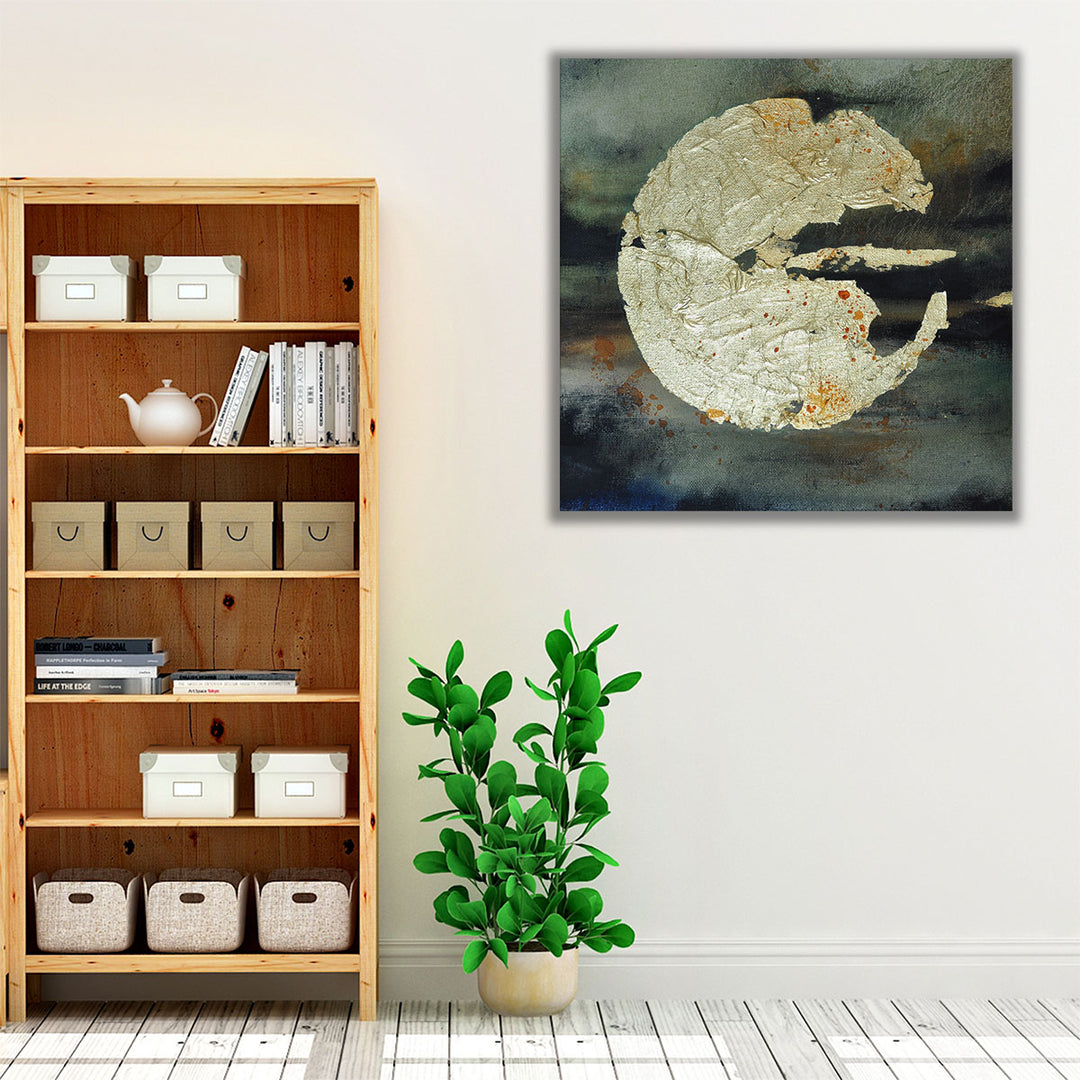 Neutral decor canvas with gold detail