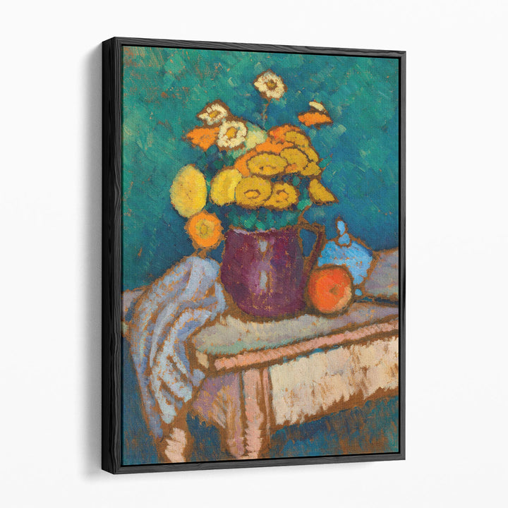 Stillleben mit Tuch, Blumen im Krug, Apfel und Behälter auf Tisch - Canvas Print Wall Art