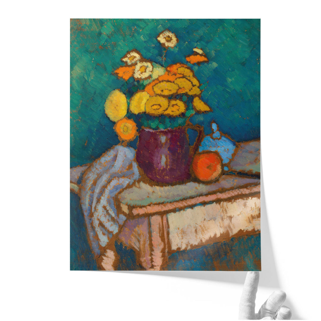 Stillleben mit Tuch, Blumen im Krug, Apfel und Behälter auf Tisch - Canvas Print Wall Art
