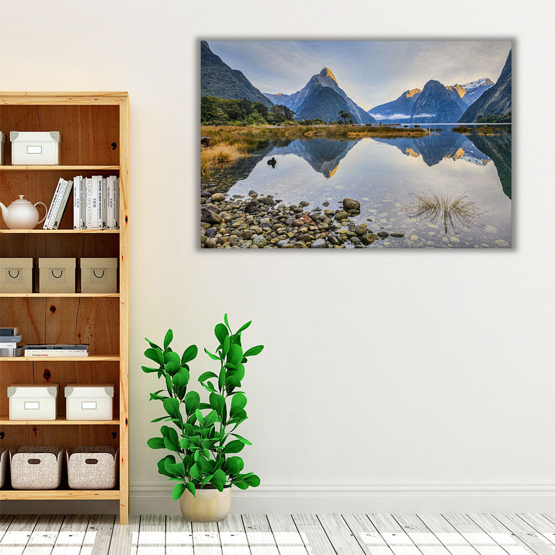 Milford Sound, Fiordland, in New Zealand - Canvas Print Wall Art